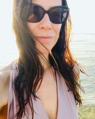 Looking dishevelled but feeling so, so good after a day of beach-work-beach. And there is something so delicious about walking barefoot in a long slippy dress. So glad summer has finally landed.

#livingthedream #freelancelife #editinglife #beachdays #summertime #beachbliss